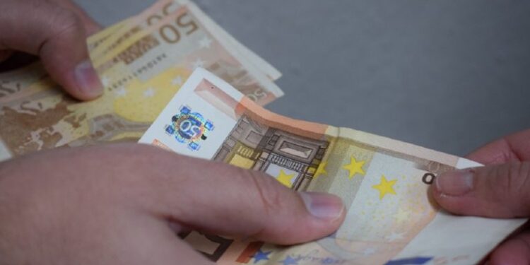 Σήμερα ξεκινούν οι πληρωμές από e-ΕΦΚΑ και ΔΥΠΑ