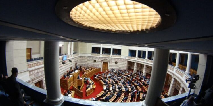 Κατατέθηκε στη Βουλή το νομοσχέδιο για την επιστολική ψήφο και την εκλογική περιφέρεια Απόδημου Ελληνισμού
