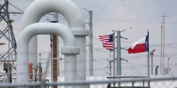 Πετρέλαιο: Ξανά κοντά στα 100 δολάρια, παρά τις αποδεσμεύσεις μέρους των στρατηγικών αποθεμάτων