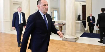 Έντονη η ανησυχία Γεραπετρίτη για τον Λίβανο – “Συναγερμός” λόγω πιθανών μεταναστευτικών ροών