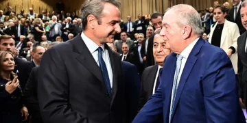 Οι πιέσεις σε Καραμανλή να μιλήσει στο συνέδριο της ΝΔ και τα σενάρια πολιτικής ρήξης με Μητσοτάκη