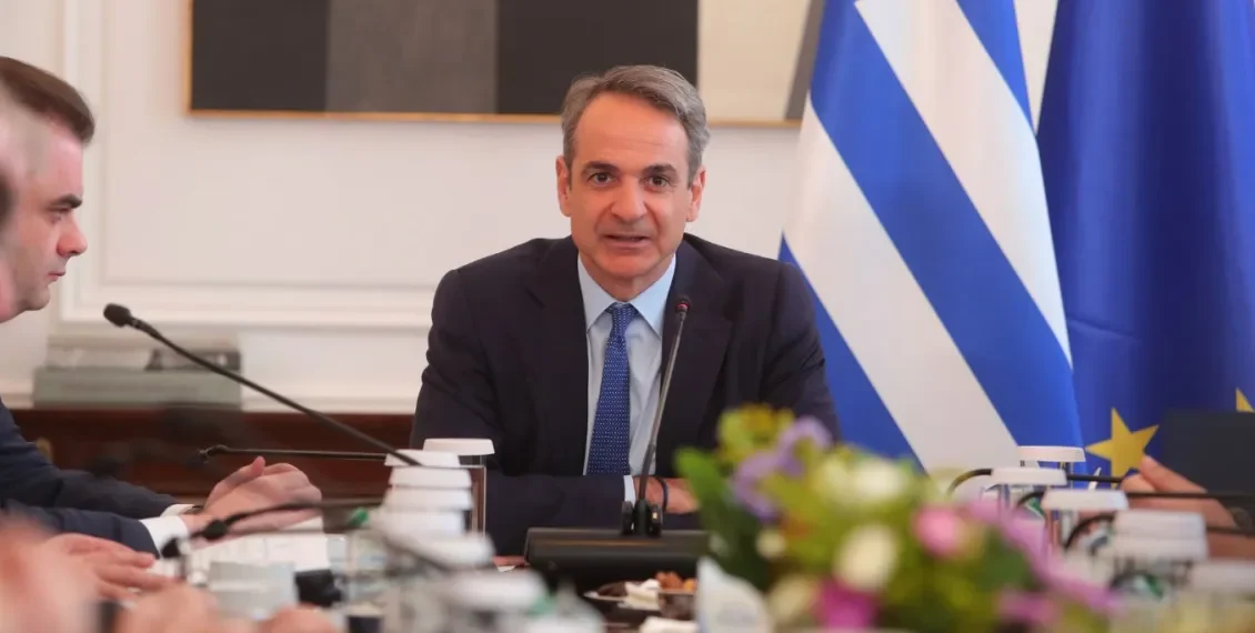 Κυριάκος Μητσοτάκης: Στα 920 ευρώ ο κατώτατος μισθός – Τι ανακοινώθηκε στο Υπουργικό