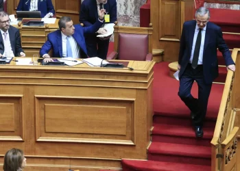 Άμεση απάντηση Παπασταύρου στην επίθεση Σαμαρά περί “ερασιτεχνών εφησυχασμένων” – “Δεν έχετε σωστή πληροφόρηση και οδηγείστε σε λάθος συμπεράσματα και εκτιμήσεις”