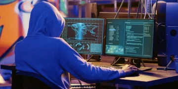 Reuters: Συναγερμός σε ναυτιλία και επιχειρήσεις στην Ελλάδα για πιθανές κυβερνοεπιθέσεις