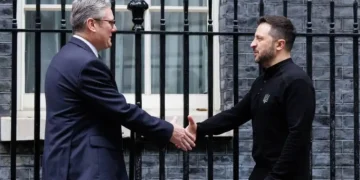 Συνάντηση Στάρμερ-Ζελένσκι στο Λονδίνο: Στόχος η ενίσχυση της συνεργασίας των δύο χωρών στους τομείς της άμυνας και της βιομηχανίας