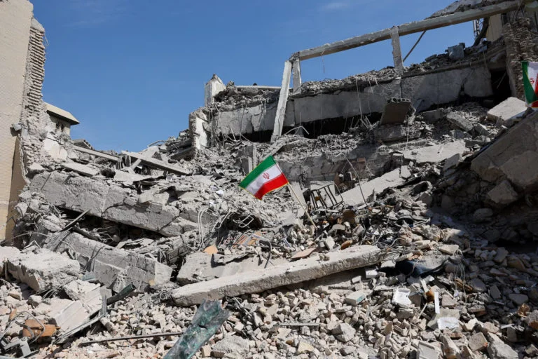 Ιράν: Ξεπέρασαν τους 1.900 οι νεκροί από τους βομβαρδισμούς ΗΠΑ και Ισραήλ