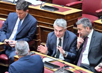 ΠΑΣΟΚ: Λεπτές ισορροπίες μία εβδομάδα πριν από το συνέδριο – Το παρασκήνιο της τελευταίας ομιλίας Κωνσταντινόπουλου και τα μηνύματα Δούκα