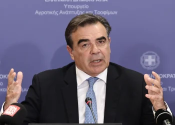 Μαργαρίτης Σχοινάς: Τέσσερις άξονες στήριξης για τη Λέσβο, το πλαίσιο οικονομικής αρωγής προς τους πληγέντες από τον αφθώδη πυρετό