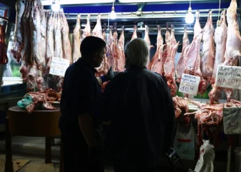 Πάσχα 2026: Τι να προσέξετε πριν αγοράσετε αρνί, αυγά και άλλα τρόφιμα – Oι οδηγίες του ΕΦΕΤ