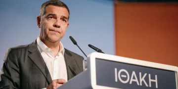 Η απόφαση Τσίπρα να επισπεύσει τις εξαγγελίες του για το νέο κόμμα και οι σκέψεις του με φόντο ΟΠΕΚΕΠΕ και υποκλοπές