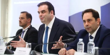 Πιερρακάκης: Ενισχύουμε το πραγματικό εισόδημα των πολιτών, δίνουμε βιώσιμη λύση στα χρέη – Οι 3 βασικοί άξονες των μέτρων (video)