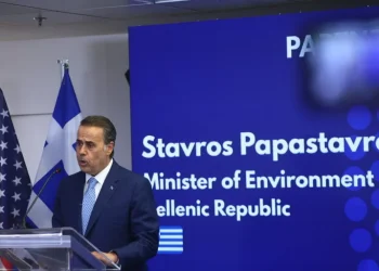 Υδρογονάνθρακες: Έπεσαν οι υπογραφές για την σύμβαση ερευνητικής γεώτρησης στο Ιόνιο