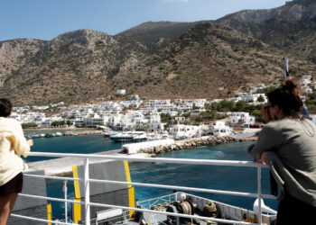 Κοινωνικός Τουρισμός: Ξεκινούν οι αιτήσεις για 300.000 vouchers της ΔΥΠΑ – Δικαιούχοι και διαδικασία