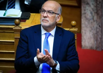 Φλωρίδης: “Πονηριά” ΠΑΣΟΚ να καλέσει Τζαβέλλα