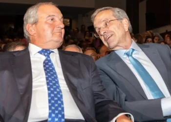 Τα τηλεφωνήµατα Καραµανλή για το κόµµα Σαµαρά και το “όχι” από τον Βενιζέλο σε υποψηφιότητα και Επικρατείας