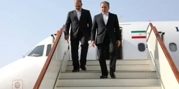 Συνάντηση υπουργών Εξωτερικών Ιράν & Κίνας στο Πεκίνο: “Θα αποδεχθούμε μόνο μια δίκαιη και συνολική συμφωνία με τις ΗΠΑ”