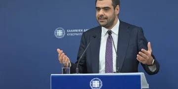Μαρινάκης: «Έχει κυριεύσει πανικός το ΠΑΣΟΚ στο άκουσμα των δημοσκοπήσεων» – Τι είπε για το κόμμα Τσίπρα