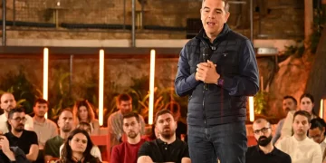 Η εκδήλωση Τσίπρα, οι βουλευτές των ΣΥΡΙΖΑ και Νέα Αριστερά που θα ενταχθούν στο νέο κόμμα και η ατάκα Μαρινάκη που “κούμπωσε”