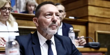 “Η ελληνική οικονομία έχει ανακάμψει” – Καμπανάκι Στουρνάρα λόγω πολέμου