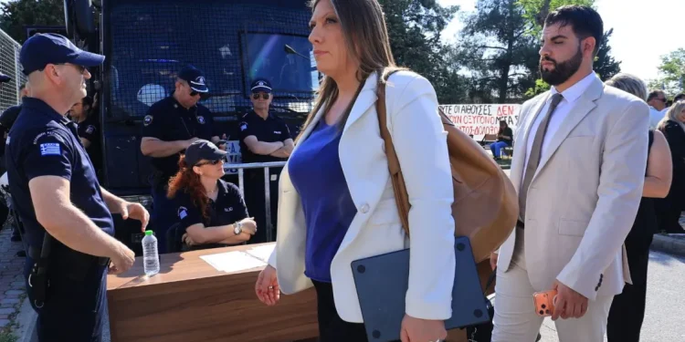 Ζωή Κωνσταντοπούλου για Τέμπη: Δεν πληρούνται οι προϋποθέσεις για να γίνει μία δίκαιη δίκη – Χρονοτριβεί η κυβέρνηση