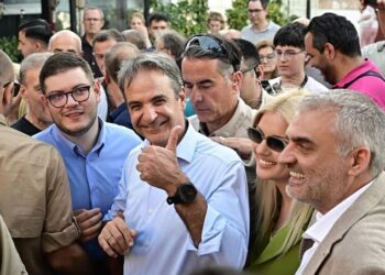 Σήμα… ανακωχής στην Καραμανλική πτέρυγα
