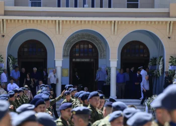 Νίκος Ταγαράς: Σε κλίμα έντονης συγκίνησης η κηδεία του υφυπουργού Περιβάλλοντος