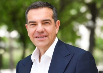 Τα δημοσκοπικά αγκάθια του Τσίπρα και οι δύο δύσκολοι πήχεις
