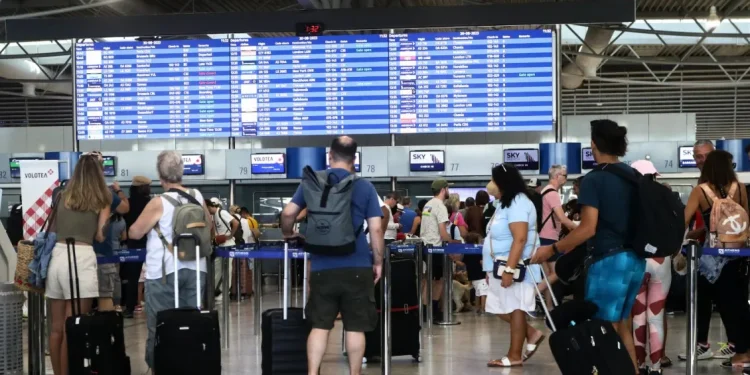 Αεροδρόμια: Αύξηση 5,7% στην επιβατική κίνηση στο 5μηνο – Πάνω από 23 εκατ. οι ταξιδιώτες