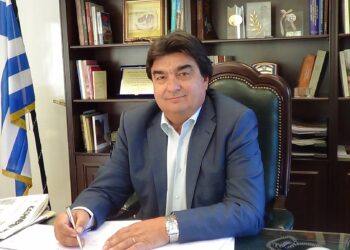 Ο Βαγγέλης Γιαννακούρας στα «Πολιτικά Νέα»: «Το ΠΑΣΟΚ έγινε η “Ιφιγένεια” της πολιτικής ιστορίας»