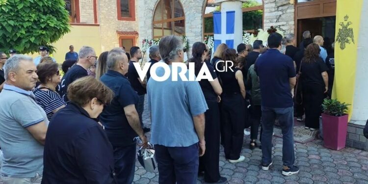 Δράμα: Σε κλίμα οδύνης η κηδεία της Αντιγόνης που σκότωσε με 7 μαχαιριές ο σύζυγός της