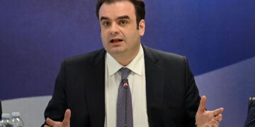 Πιερρακάκης: Η αντιπολίτευση πιστεύει ότι λεφτά υπάρχουν, εγώ ότι γεννιούνται