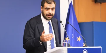 Μαρινάκης κατά Τσίπρα: “Τα έργα είναι πιο ισχυρά από τα μεγάλα λόγια – Δεν υιοθετούμε τη λογική των μαγικών συνταγών”