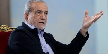 Η Τεχεράνη περιμένει την αποδέσμευση 6 δισ. δολαρίων από τα παγωμένα κεφάλαια, Ιράν και Ομάν μίλησαν για το Ορμούζ