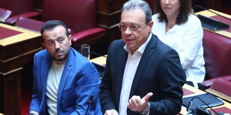 Το «παιχνίδι» Φάμελλου – Τσίπρα και η σιβυλλική ατάκα του Παππά
