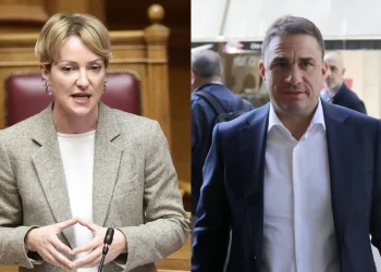 Αντιπαράθεση ΝΔ – ΠΑΣΟΚ για τον νέο εκλογικό νόμο- Σδούκου: «Συμπληρωματική ψηφοφορία για μεγαλύτερη συμμετοχή»