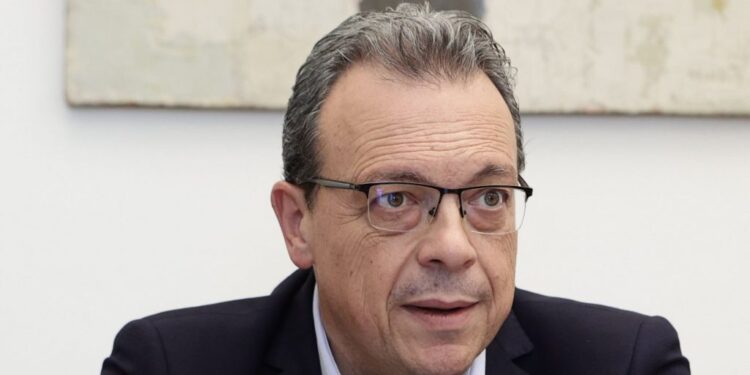 Η «πόρτα» του Τσίπρα και οι αιχμές Φάμελλου πριν την έξοδο