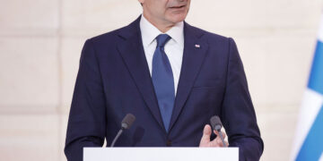 Ο «θαυματοποιός» του ΠΑΣΟΚ και η πολιτική… ανάσταση