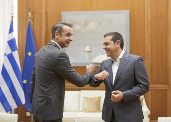 Η «γαλάζια» ανθεκτικότητα και το… εμβόλιο Τσίπρα