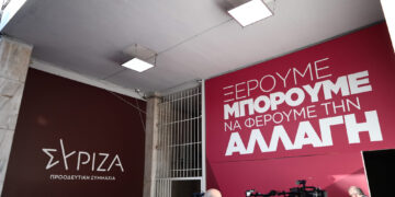 Η παλιά φρουρά του ΠΑΣΟΚ αναλαμβάνει δράση στην Κουμουνδούρου