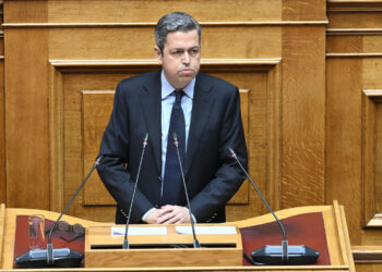 Ο Συμεών Κεδίκογλου στην ΕΛΑΣ του Τσίπρα με φόντο την «Οδύσσεια» του Νόλαν