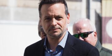 Το «αγκάθι» Δούκα και ο «πάγος» στη Χαριλάου Τρικούπη