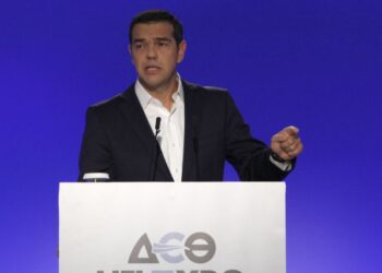 Σφήνα Τσίπρα στη ΔΕΘ με το βλέμμα στον Μητσοτάκη