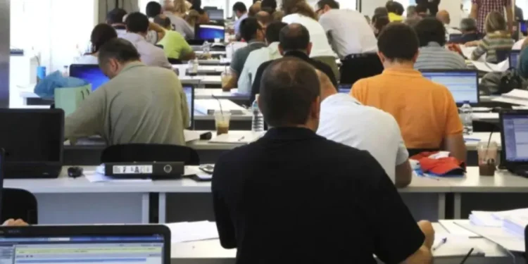 Δώρα δημοσίων υπαλλήλων: Τέλος στη δικαστική διεκδίκηση 13ου και 14ου μισθού μέσω ΣτΕ – Μόνο με νόμο η επαναφορά τους, λέει εργατολόγος