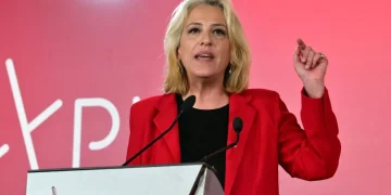 ΣΥΡΙΖΑ: Πρωτοβουλίες ανασύνταξης από τη Ρένα Δούρου – H Κασιμάτη, η Γεροβασίλη και οι… επιστροφές