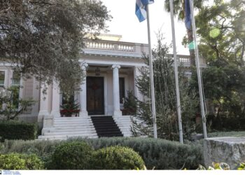 Σε εγρήγορση το Μέγαρο Μαξίμου: Η στρατηγική απέναντι σε Ανδρουλάκη και Τσίπρα με αφετηρία τη ΔΕΘ