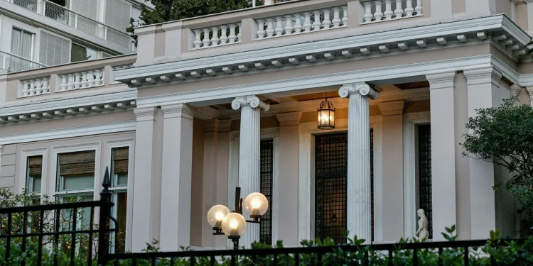 Ο «μπαμπούλας» Τσίπρας ως το καλύτερο όπλο της Πειραιώς