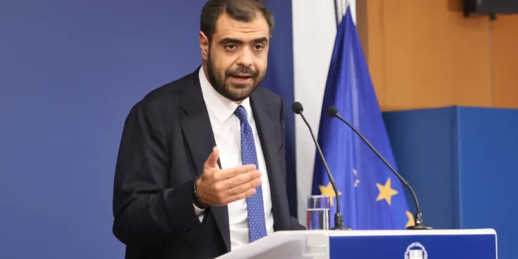 Μαρινάκης για Τσίπρα: Θυμίζει νέα καλοκαιρινή επιθεώρηση ο ισχυρισμός “δεν εξυπηρέτησα συμφέροντα, αλλά συγκρούστηκα μαζί τους”