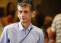“Πυρά” Καρανίκα κατά Ακρίτα: “Ακατάλληλη για προεδρείο η ινφλουένσερ του ΣΥΡΙΖΑ”