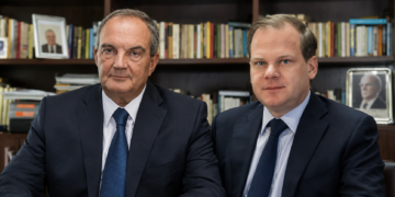«Σύννεφα» στο «γαλάζιο» στρατόπεδο -Όταν η οικογένεια Καραμανλή μαζεύεται…