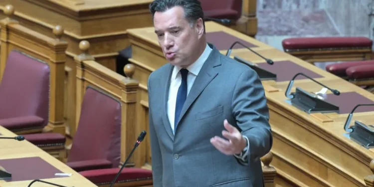 Γεωργιάδης: “Δεν υπάρχει κβαντική ιατρική, αυτοί που το υποστηρίζουν εξαπατούν τον κόσμο”